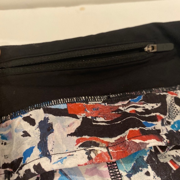 NWOT Rare lululemon jogging shorts athletic quick dry shorts size 10 black pink - Picture 4 of 10